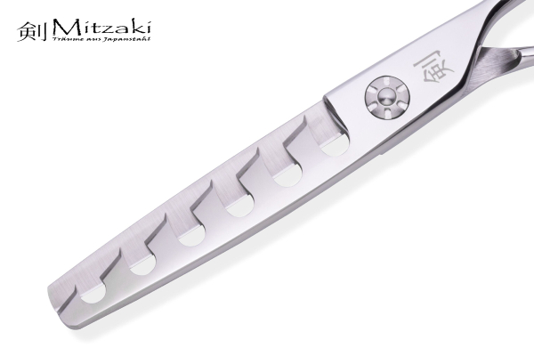 Skulptierschere: Mitzaki - "SOFTER F2" in 5,5 - 5.75 oder 6.0 Zoll, 6 Prismen auf der Kammseite, Schneiden aus 440C Japanstahl,  Ergoform, für den Künstler am Haar, ideal für Backward Slicing